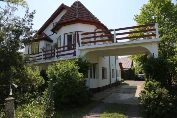 DOMENIU DE VANZARE IN BOLINTIN VALE casa teren livada 9800m2  - 730000 Euro